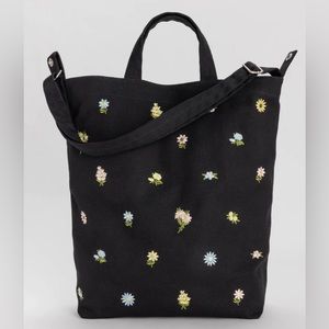 Baggu horizontal zip duck bag (like new)